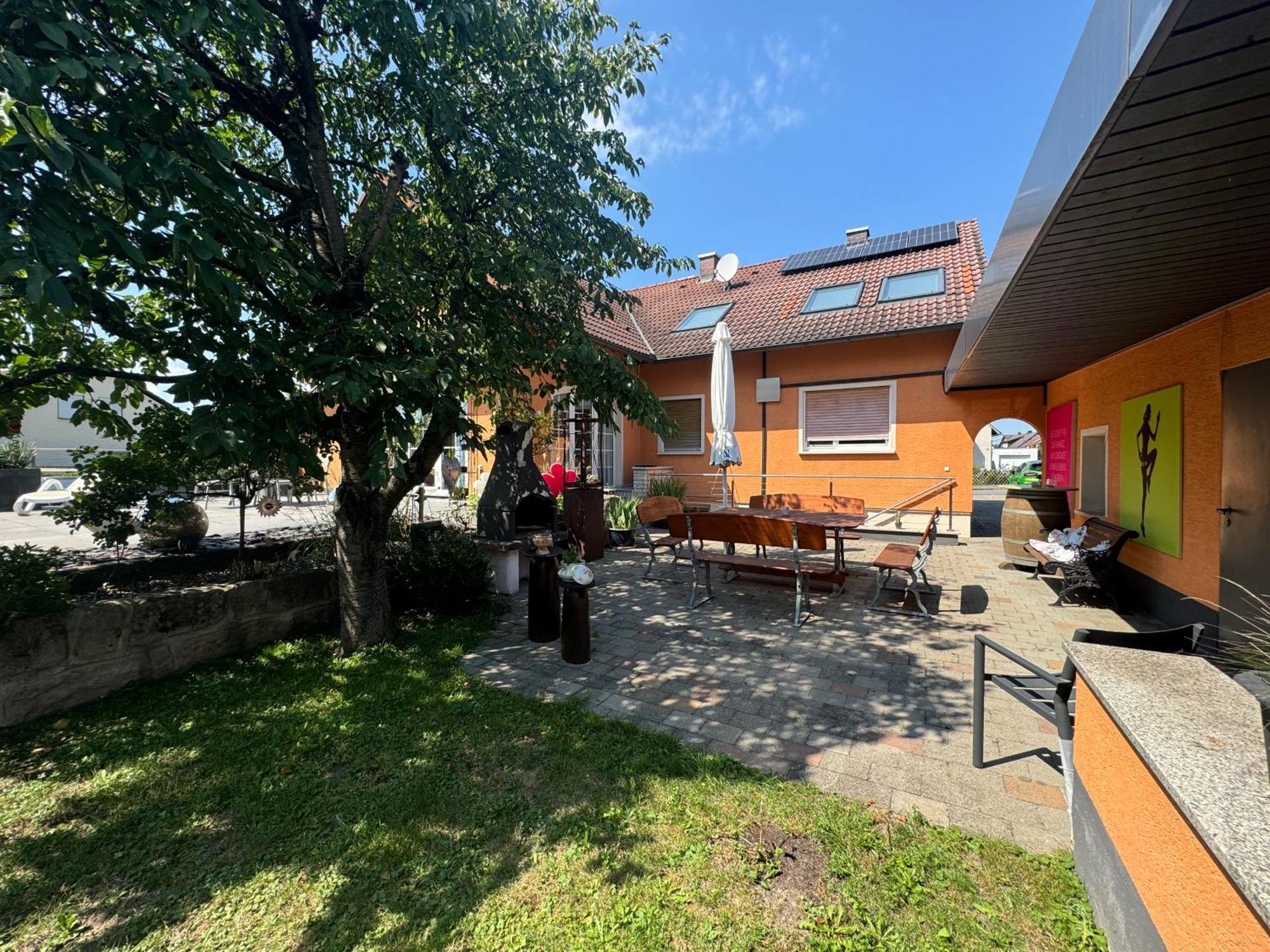 B&B'S Im Aischgrund Adelsdorf Bagian luar foto