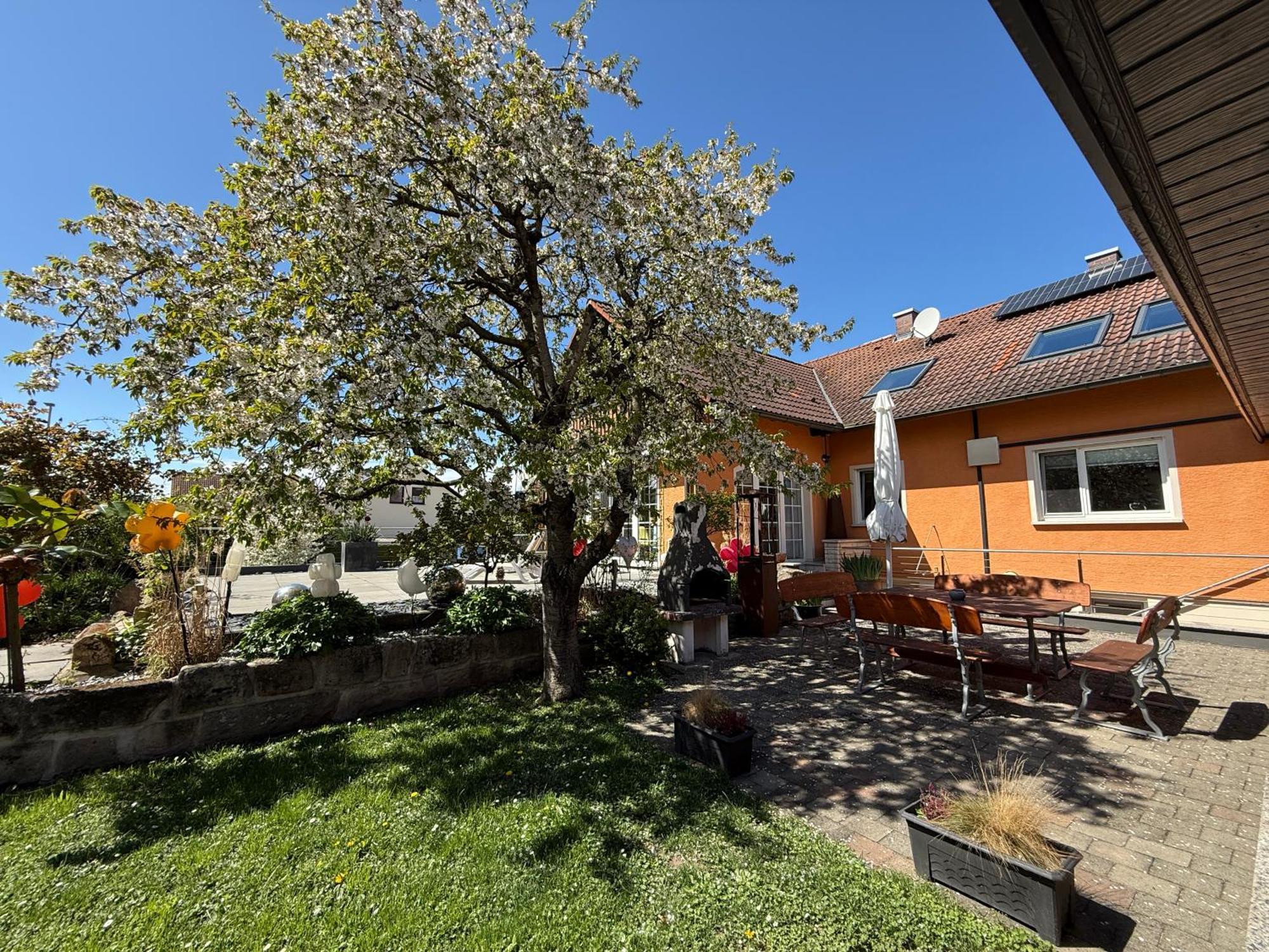 B&B'S Im Aischgrund Adelsdorf Bagian luar foto