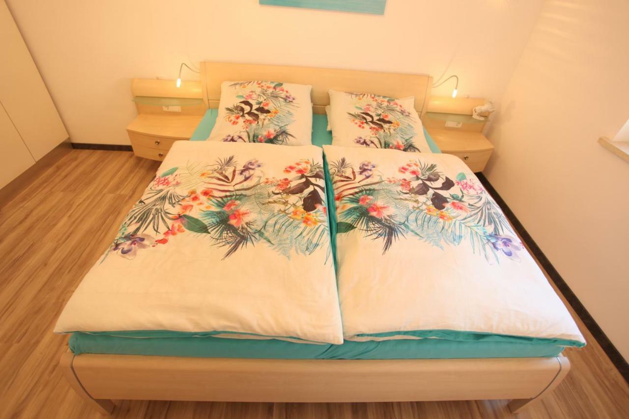 B&B'S Im Aischgrund Adelsdorf Bagian luar foto